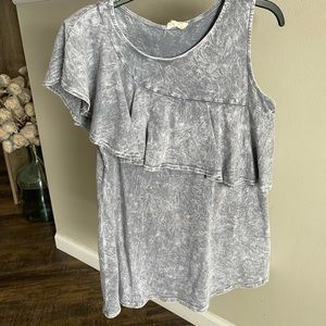 Asymmetrical ruffled shoulder tank